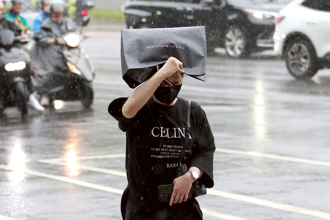天氣》今天仍暴雨 低溫探1字頭 未來一周天氣曝