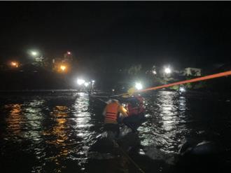 23人登山队登花莲八里湾山 遇溪水暴涨受困惊险获救