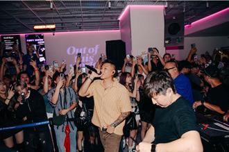 頑童快閃信義區粉絲塞爆現場 人潮堪比跨年夜超狂