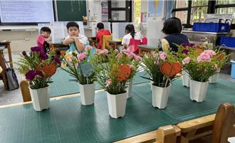 不是禮物是心意！桃園瑞祥國小童心插花獻母