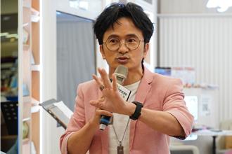 唐從聖母親節赴花蓮獻身公益 分享照顧失智家人的歷程