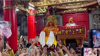 白沙屯媽祖回拱天宮！信徒簇擁高喊「進喔」 開爐時間曝