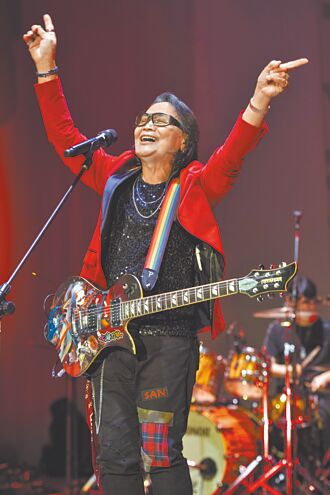 沈文程台北開唱 爆張菲戶籍遷花蓮