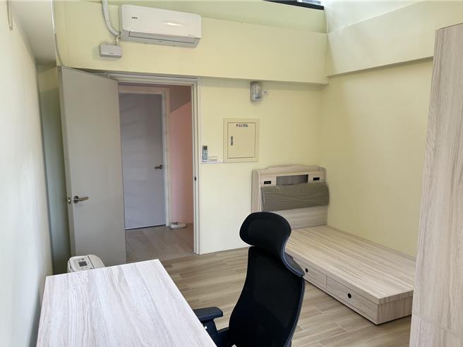 新北市教育局近年全力推动「偏远地区及非山非市学校宿舍建设与修缮计画」，翻转老旧设施，让进驻教师「拎包即可入住」。（新北市教育局提供）