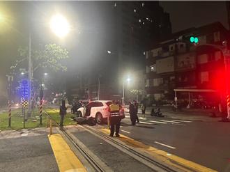 高雄又一起酒駕撞死人 保時捷闖紅燈撞死女騎士