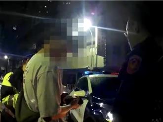 台中雨傘男「喝茫」攔車 砸車傷人和解仍遭法辦
