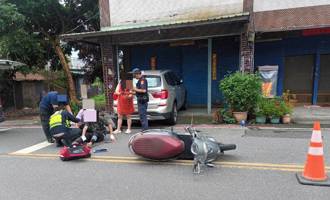 汪星人突窜出挨撞肇事逃逸 害女骑士与男乘客喷飞惨摔