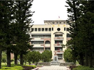 不雅字眼命題老師「優良教師」資格遭炎上 教育處回應了