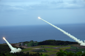 海馬士火箭射擊首曝光！九鵬基地8百餘枚雷霆2000齊發  史上規模最大