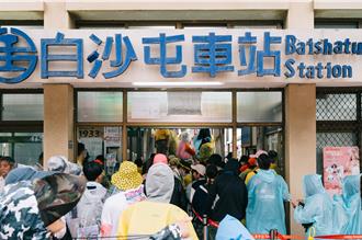 百萬人瘋白沙屯進香 台鐵這2站運量創單日新高