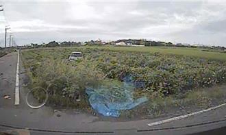 彰化死亡车祸！机车自小客车相撞撞击衝入田中  骑士不治