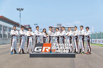 各行各業素人並肩奔馳賽道