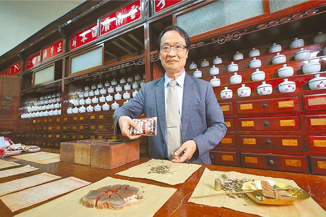 对于药师提告图利罪，中医药司长苏奕彰回应，卫福部做决策一定合乎法律，且不会只考量单一团体，一定是以整个国家社会最好的方向来做。（资料照／刘宗龙摄）