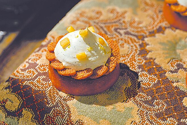 诚品生活南西5月16日起举办「2025 Melting Manifesto梦幻甜点店7th」，包括「VNV Patisserie et Chocolaterie」（见图）的福尔摩沙塔都有机会品嚐。（诚品提供）