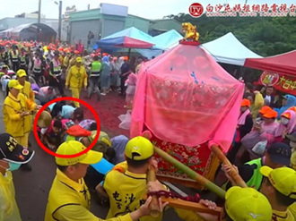 教會「宣揚愛與和平」也遇罷團擺攤！ 游淑慧傻眼嘆：無孔不入