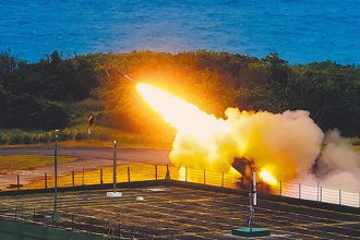 海馬士火箭首射擊！38架共機艦侵擾台海 凌晨再度發射載運火箭
