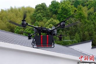 從半小時到5分鐘！陸無人機「翻山越嶺」送熱餐到長者手中