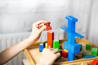 男童用餐拘謹「疑遭受虐」 社會處長親訪寄養童現狀曝光