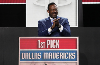 NBA》陰謀論爆發！獨行俠中狀元籤遭質疑黑箱 連詹皇都笑翻