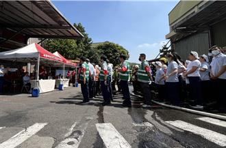 桃園消防演練強化企業防災  高科技消防機器人成亮點