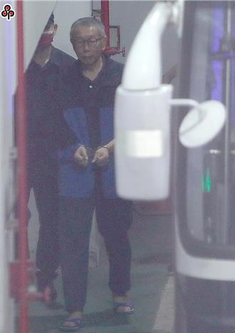 柯文哲哽咽喊「冤獄」押9個月！ 求法官先放了李文宗