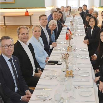 出访丹麦  蔡英文：台湾「坚持民主、维护安全」不退让