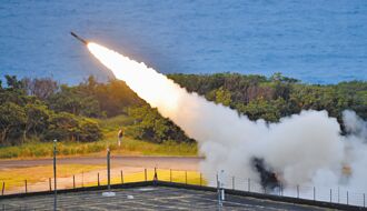 海馬士首秀 33枚命中海上目標