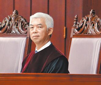 尤伯祥提前曝心證 遭疑政治表態