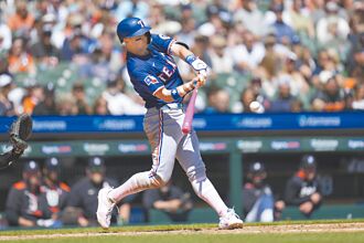 MLB》母親節「兄弟對決」 賈許楊開轟打虎