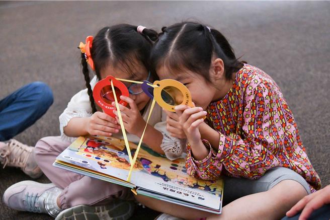 奇美博物館今年兒童夏令營以「藝術大豐收」為主題，引導孩子輕鬆進入藝術。(奇美博物館提供／曹婷婷台南傳真)