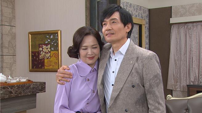 林秀玲劇中對霍正奇下藥。（三立提供）