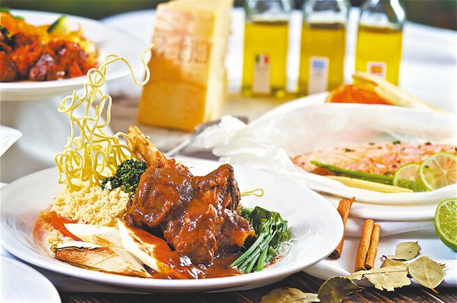 「摩洛哥炖羊膝」浓厚香料与肉香交织，香气四溢。（神旺商务酒店提供）