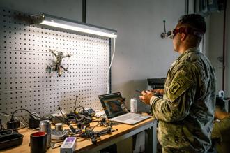 駐歐美軍設無人機實驗室 自製作戰裝備