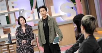 派翠克桃花旺！曾與女伴十指緊扣上演「埋胸情」　發朋友卡撇曖昧