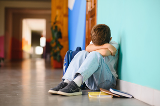 小一男童慘遭3同學丟石頭砸頭霸凌 辱罵「傻B、大便」 家長要賠錢