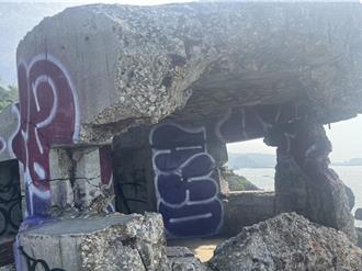 高雄柴山阿朗壹碉堡遭噴漆 2名男大生亂塗鴉慘了