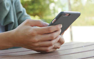 中小學生要哭了！9月起到校手機一律「集中管理」