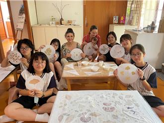 土耳其藝術家進駐雲林海口故事屋 結合在地元素創作說故事