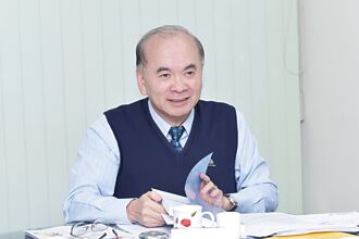 感恩與追思》第1～20屆評審會召集人陳文華 二十年任務 不負重託