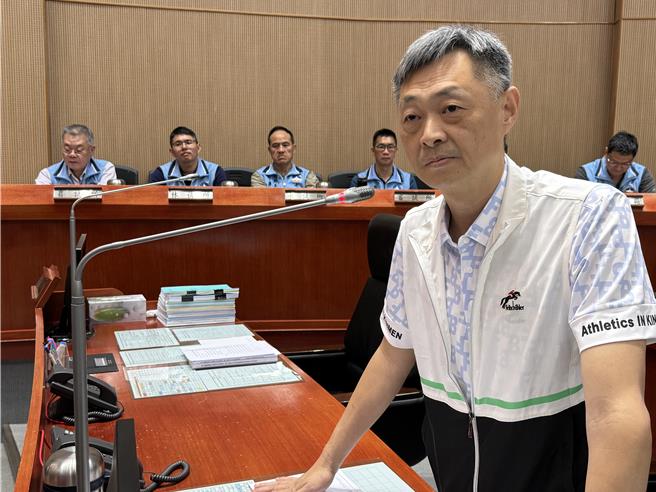 金門縣議會副議長歐陽儀雄痛批金門教育體系「螺絲鬆了」，要求縣府全面檢視問題所在。（于家麒攝）