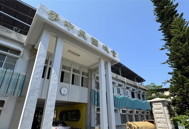 金門縣金城國中9年級「健康與體育」段考考題出現「綠茶婊」等性暗示與貶抑女性字眼，網友揭露後掀起熱議。（于家麒攝）