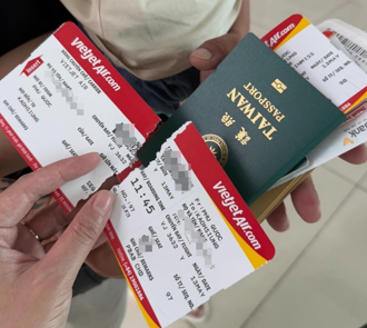 一家4口富國島返台「機票被撕毀」 海關怒嗆：別想回家