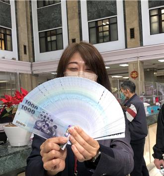 台灣有錢人富到流油！ 785人總遺產「逾2500億」得繳稅20％