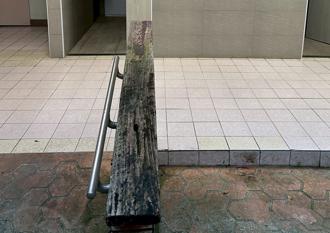北市萬芳4號公園公廁前扶手腐壞 公園處三度改口卸責挨批