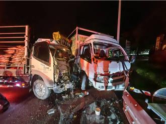 宜蘭泰雅大橋2貨車相撞 疑車速過快車頭嚴重毀損