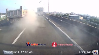 國10爆胎驚魂！車身猛晃險撞鄰車　網驚：還好不在我門邊