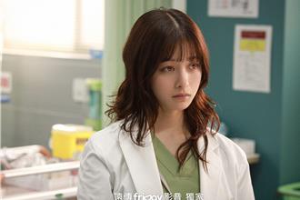 橋本環奈拍《天久鷹央》背脊發涼  自爆每天背台詞背到昏睡