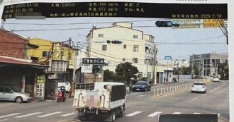 時速71公里「甩尾迴轉」？ 他被拍超速氣炸：左轉燈亮了