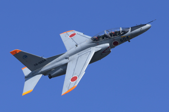 日本T4教練機失事 起飛1分鐘急墜！飛官2人仍未尋獲