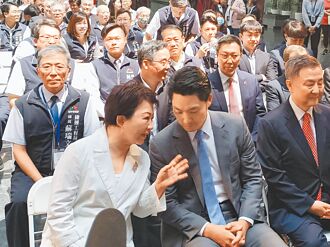 時評》為人民 硬起來